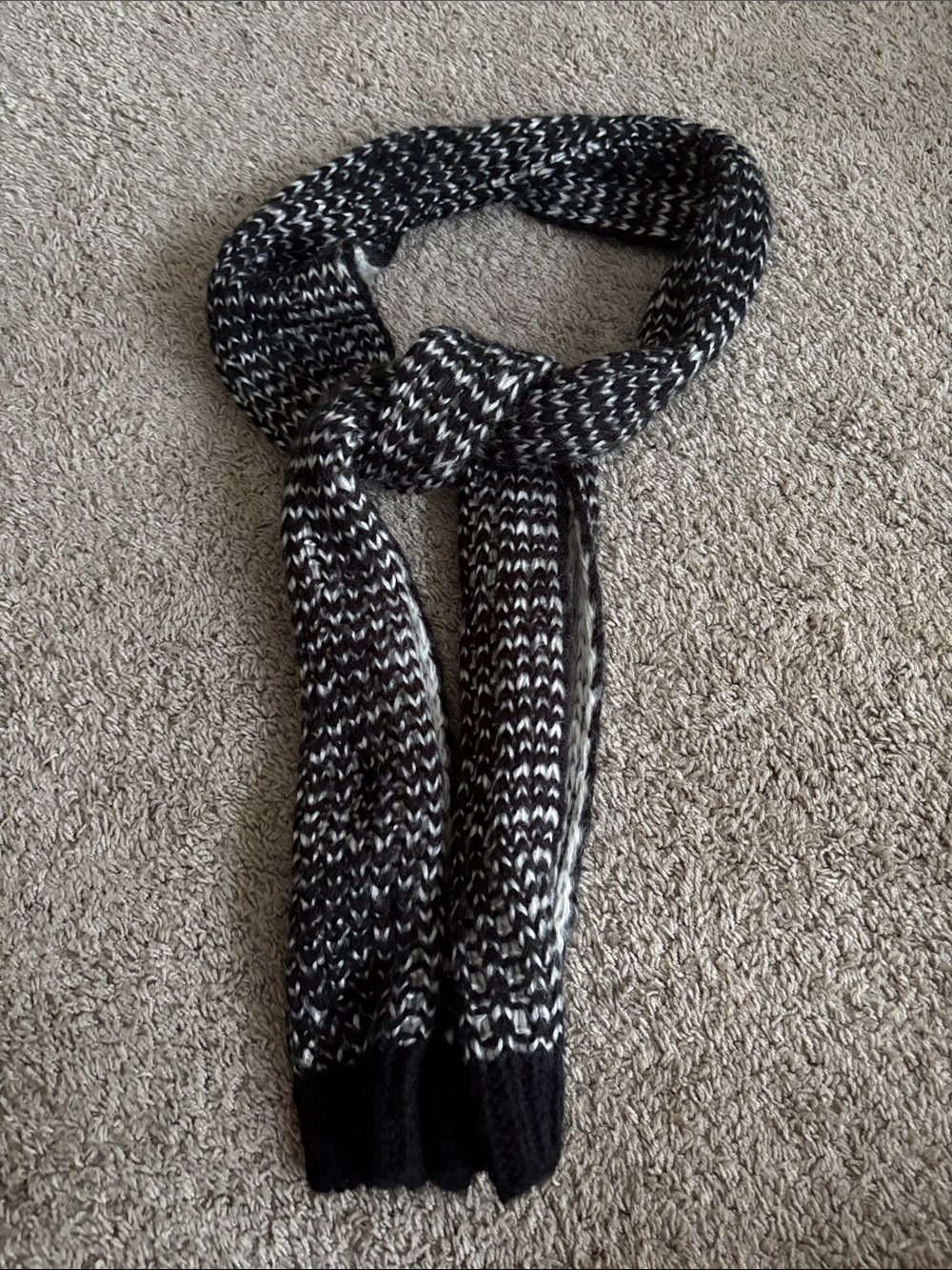 Black & White Knit Scarf - Women's Winter Wrap